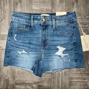 NEW Universal Thread High Rise Midi Shorts Size 2